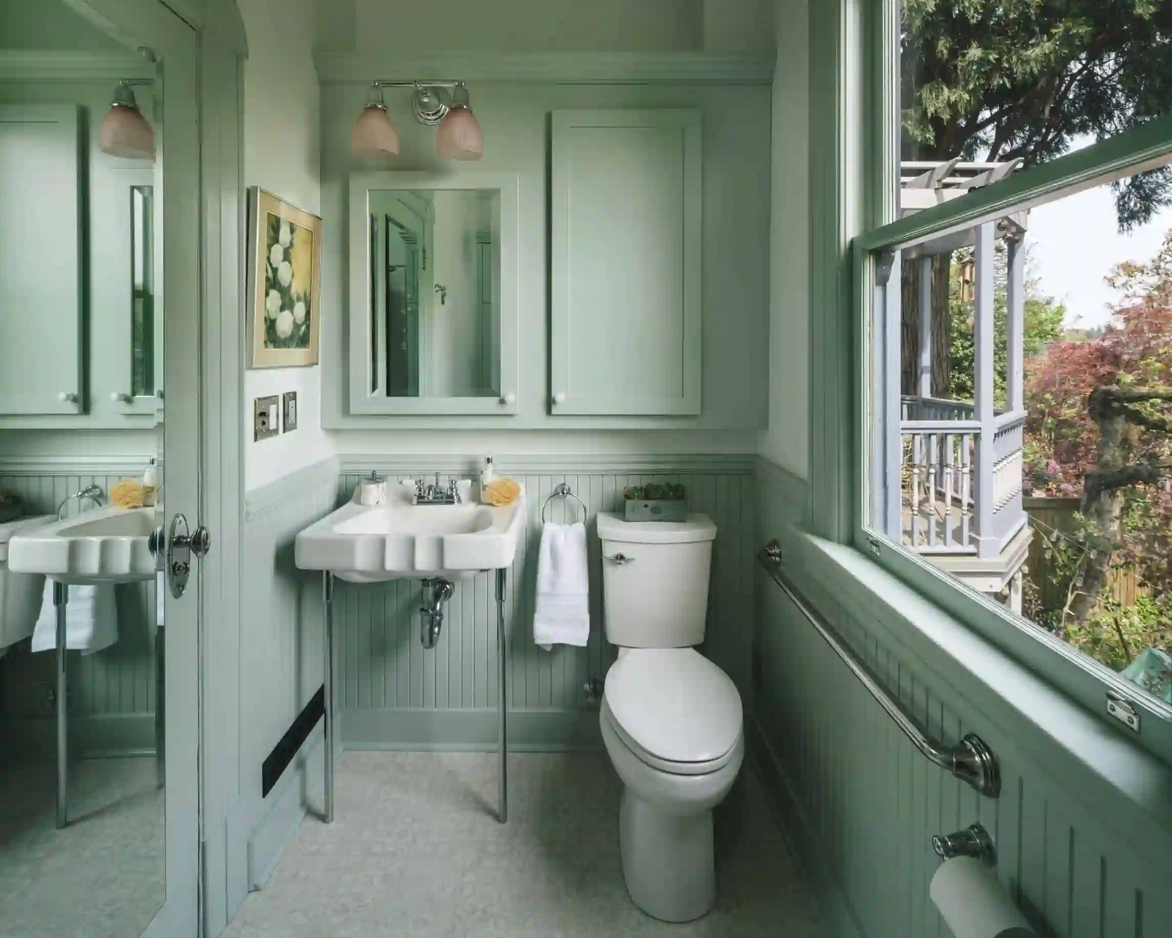 remodeling small bathrooms
