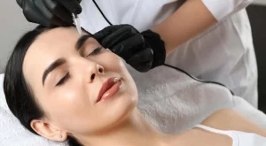 Online vs. in-person microblading learning